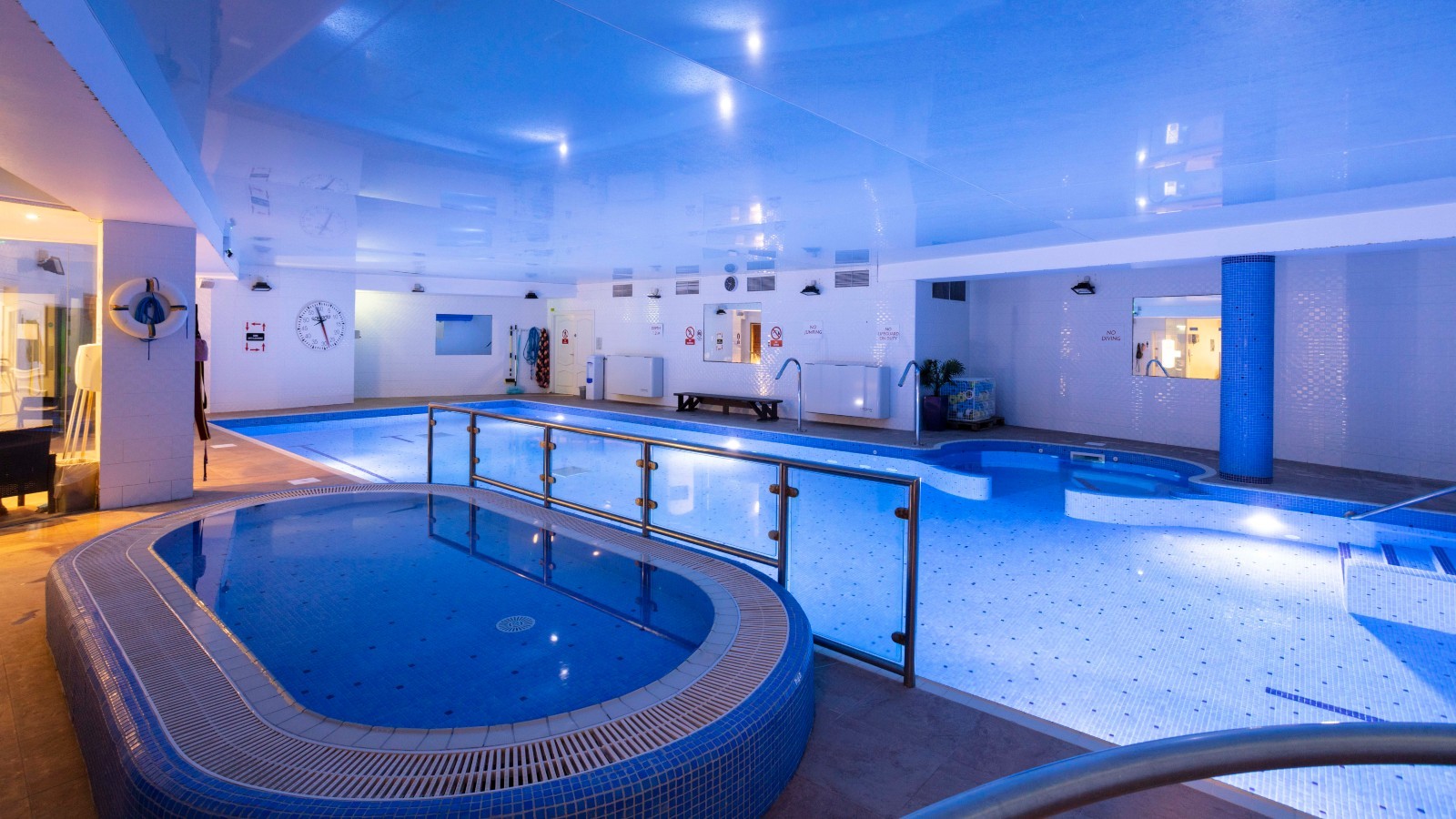 Schull Harbour Hotel